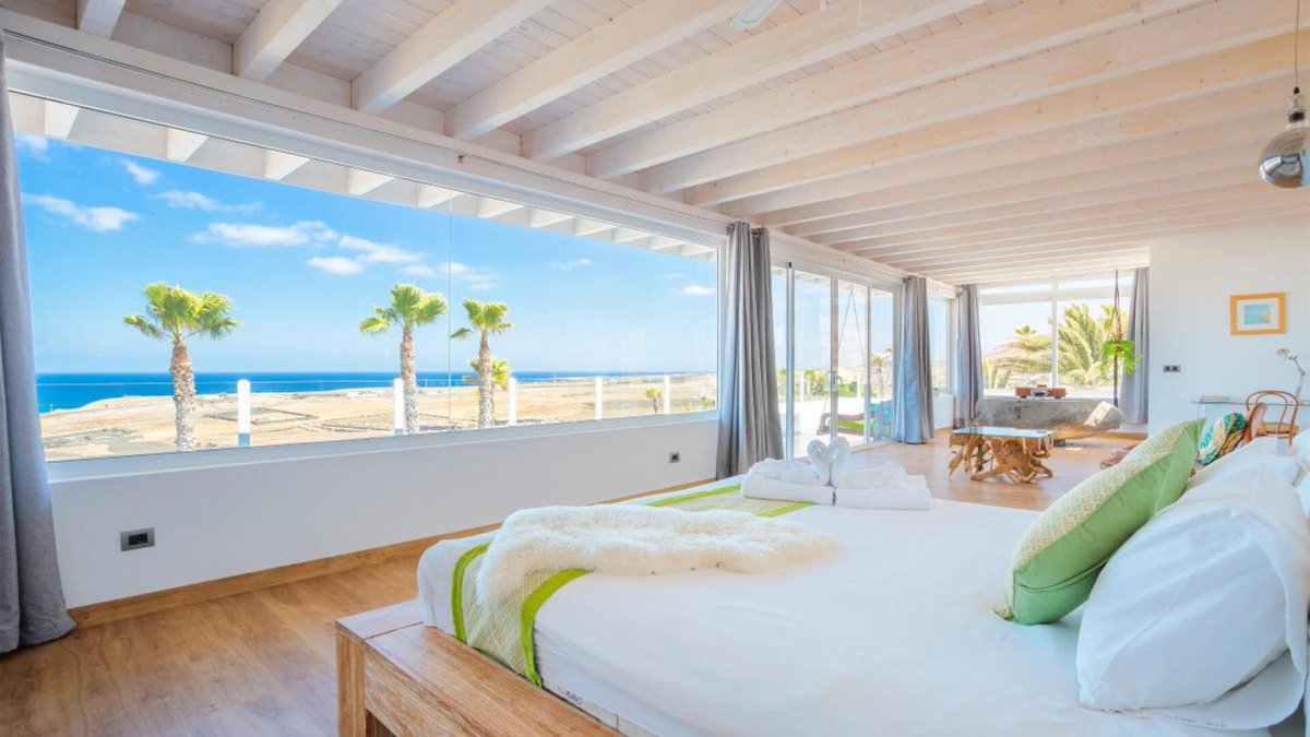 holidaytots's tweet photo. A stunning holiday home in Lanzarote just PERFECT for a multi-generational family holiday OR group holiday.

https://t.co/5wSYPiWM7R

#lanzarote #holiday #holidayhome https://t.co/JnKCsg72ZC