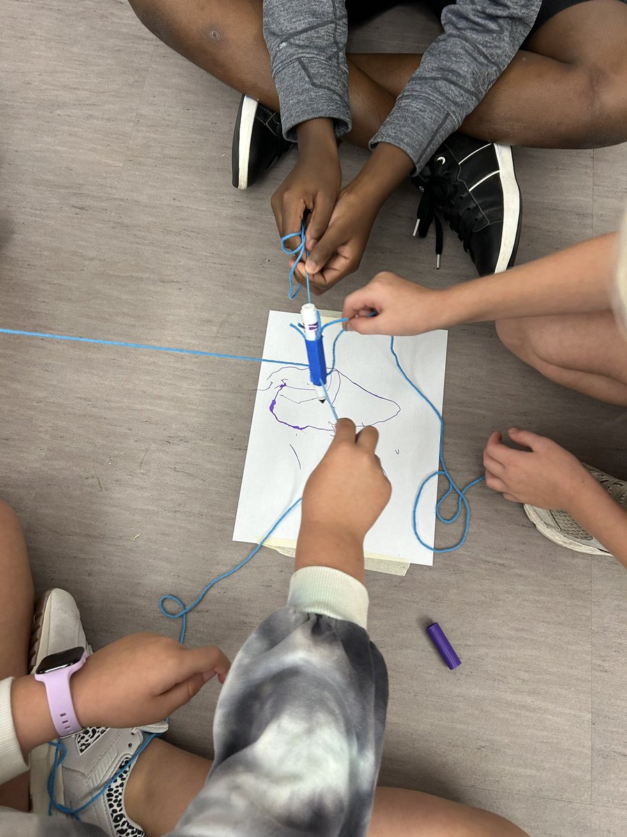 MissWolfrum's tweet photo. Our morning meeting activity today was team drawing!! Lots of laughs and working together to draw a house! #wearemindess https://t.co/gLwygw6zLf