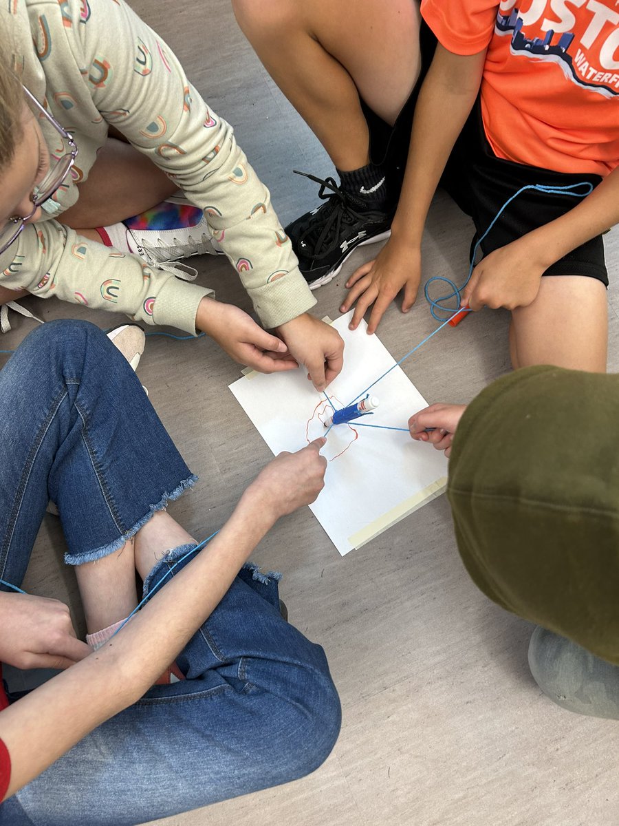 MissWolfrum's tweet photo. Our morning meeting activity today was team drawing!! Lots of laughs and working together to draw a house! #wearemindess https://t.co/gLwygw6zLf