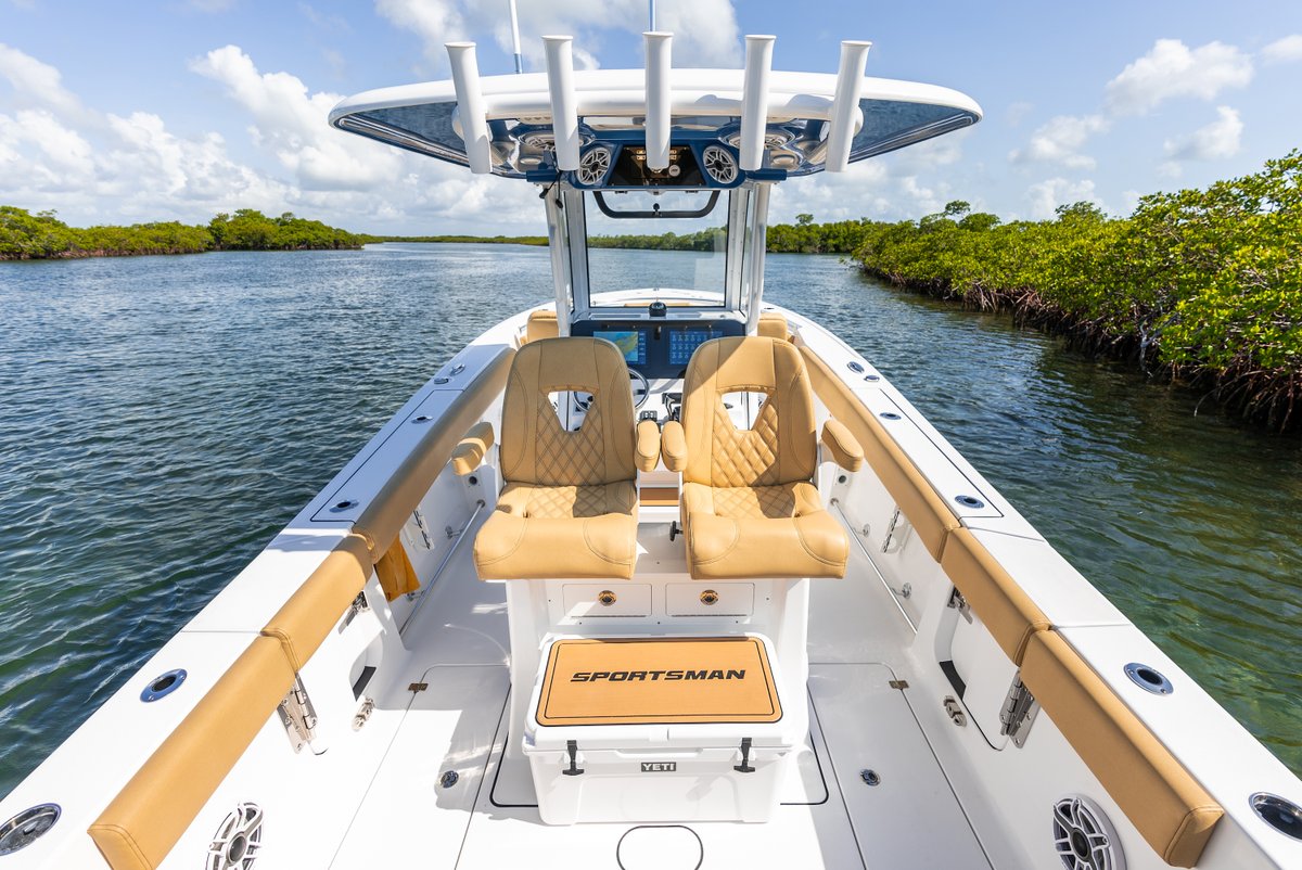 taco_marine's tweet photo. Taking comfort to a whole new level with our custom Boca Sport Chairs on board the @SportsmanBoats Heritage 261.
#boatinglife #tacoseating #tacomarine #sportsmanboats #boatseat #helmchair #centerconsole #madeinthesusa https://t.co/KtB5Zc7UIQ