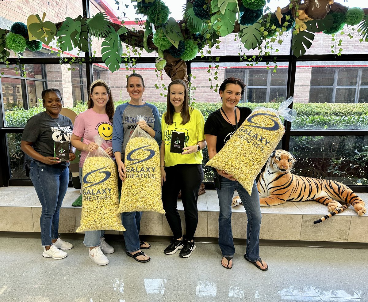 Thank you to the amazing Galaxy Theatres at Grandscape for ending Kindness Week with yummy popcorn for our teachers and staff!  We love it! <a href="/GalaxyTheatres/">Galaxy Theatres</a>  #lisdbekind <a href="/EthridgeES/">Ethridge Elementary</a>