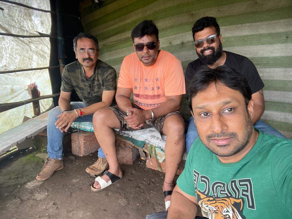 Dfanscompany's tweet photo. Box Office Sultan Challenging star Darshan on a trip to Maharashtra with his friends..😊

#DBoss #Darshan #DarshanThoogudeepa #challengingstardarshan #BoxOfficeSultan #DBossadda #dfanscompany #dbosssoldiers #dbosskingdom #dbosshudugaru  #dbosslovers #darshanlovers @dasadarshan https://t.co/BHC6ZJC79C