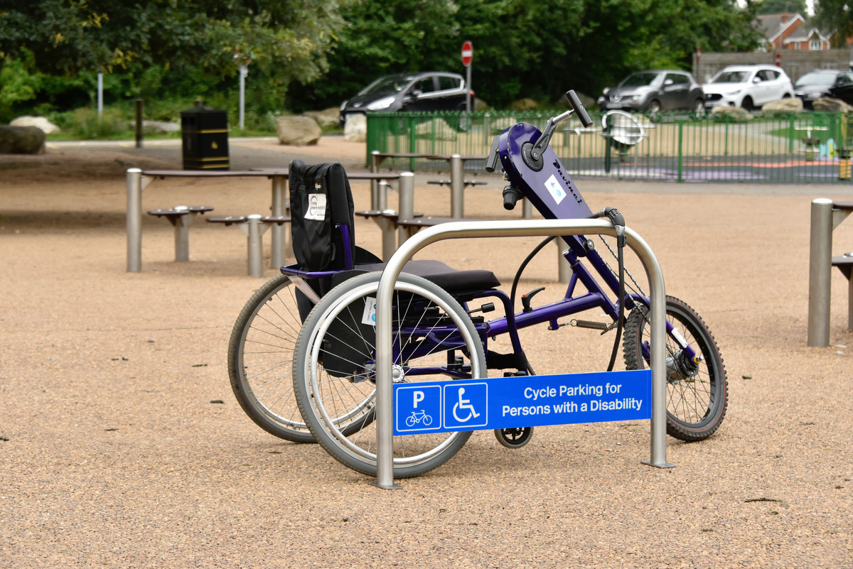 BroxapLtd's tweet photo. Partner with Broxap Street Furniture for your inclusive cycle parking infrastructure. #ActiveTravel #cyclestand #cycleshelter #inclusive #cycleparking #StreetFurniture #CyclingInfrastructure #InclusiveCycling https://t.co/OfFdsJQkrQ