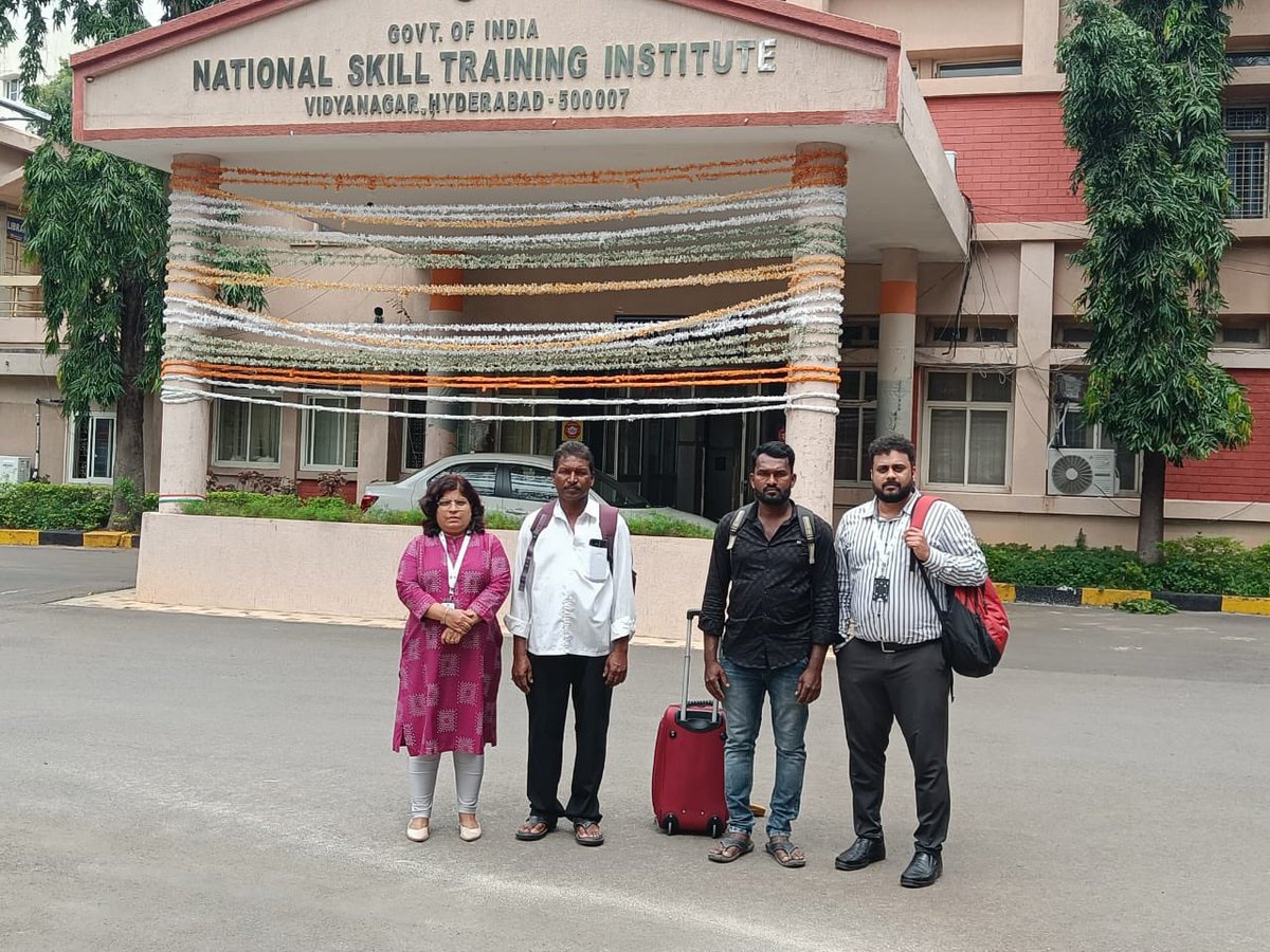 Skill_India_TS's tweet photo. Happy to inform that Mr. Papaiah &amp; Mr. Vinod-Masons from Telangana got an opportunity to travel by flight to Delhi to participate in PM Vishwakarma launch on 17th Sept. They are privileged to exhibit their skills in the august presence of Hon’ble PM @MSDESkillIndia @NSDCINDIA https://t.co/ZgEPzpquHO