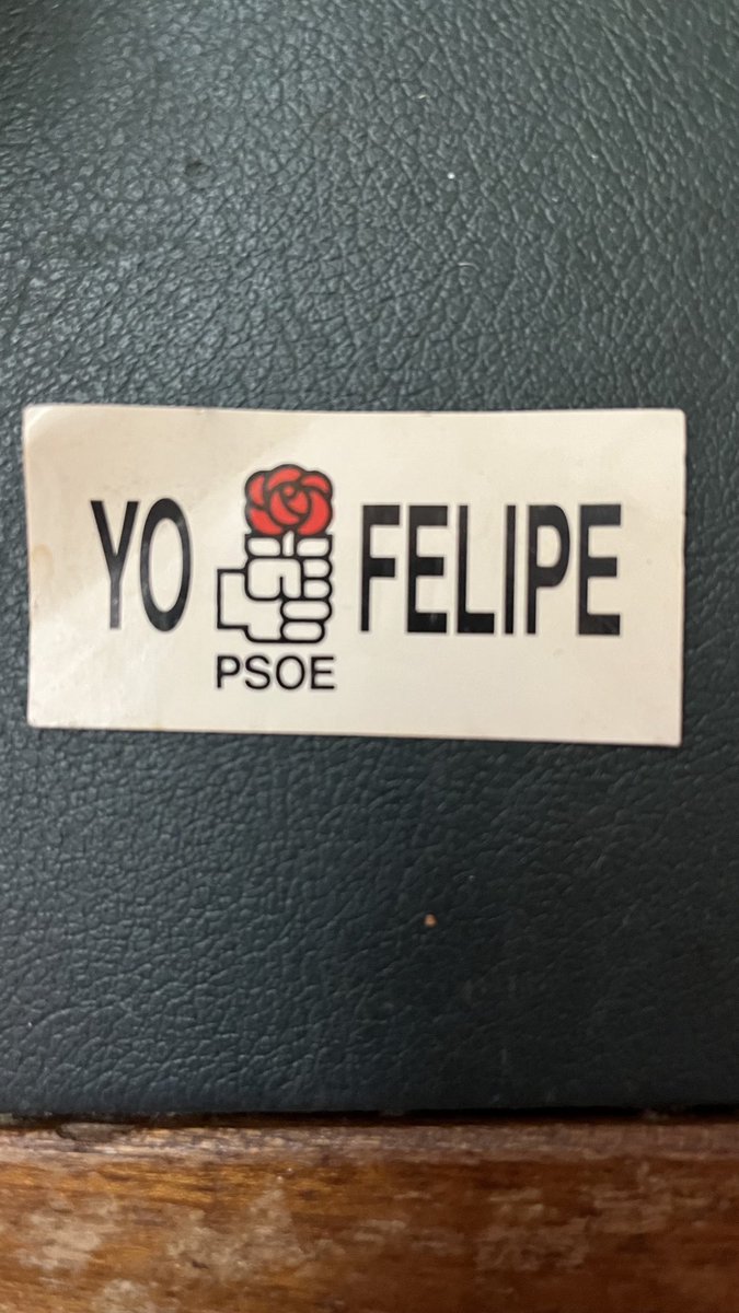 pacozori's tweet photo. Sin comentarios …. Nada que ver con psoe actual … vergüenza ajena …. https://t.co/wORoVtzcjK
