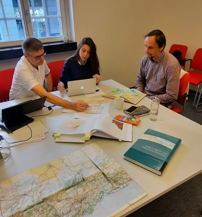 RomanislamIslam's tweet photo. Live at Work - How to Visualize Findings from the Study of Literary Sources? Not an easy Thing … but why?
How can mapmakers deal with the knowledge of the historical source's heterogeneity and incompleteness?
#carthography #romanislam #islamicgeography #islamicstudies https://t.co/iZxmB6LV8i