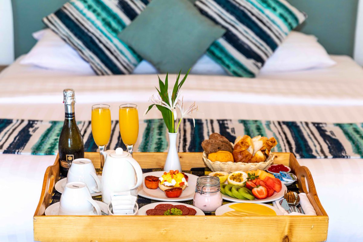 ccr_maldives's tweet photo. Wake to the gentle sound of the Indian Ocean. Enjoy a mimosa breakfast in bed.
How would you like your in-villa breakfast served?
#vilamendhoo #vilamendhoomaldives #vilamendhooislandresort #breakfast #foodielovers #sewview #invilla #invilladining https://t.co/rcun7qPdzb