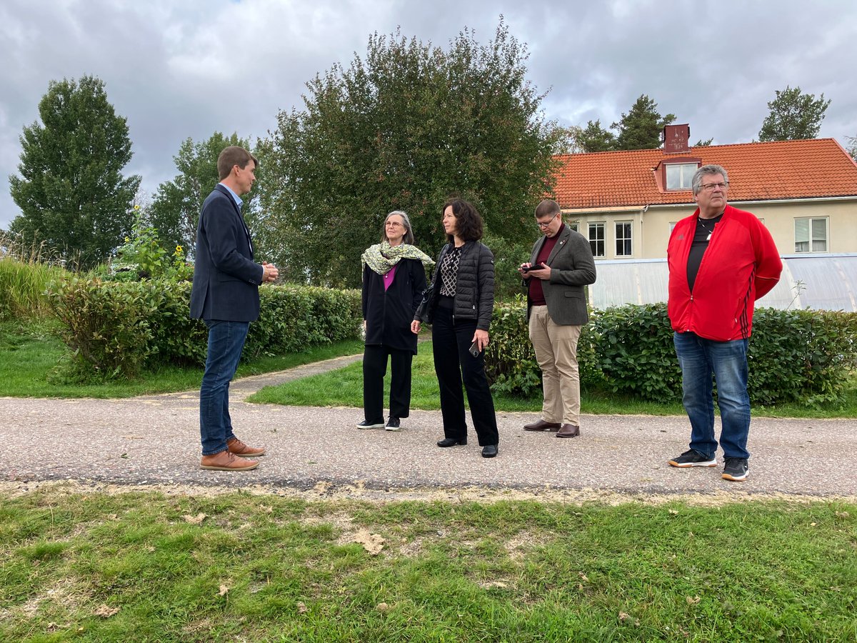 backedal's tweet photo. Idag besökte socialdemokratiska riksdagsledamoten @Eva_Lindh Bäckedal, tillsammans med lokala förtroendevalda. En chans att prata #folkbildning, #demokrati och bekanta sig med våra vackra verkstäder och lärmiljöer. https://t.co/gGoM84C0lH