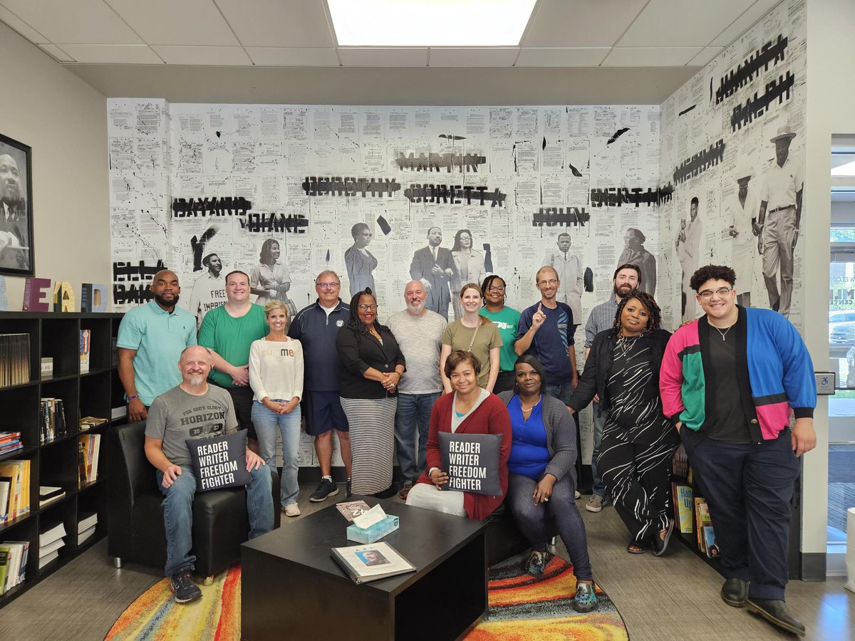 DiscipleDataInc's tweet image. Last month, our team got together for a Day of Service @MLKCenterIndy, an Indianapolis nonprofit organization that works to educate youth, empower families &amp;amp; build community. We cleaned windows, swept floors &amp;amp; organized rooms. Thankful for the opportunity to serve!