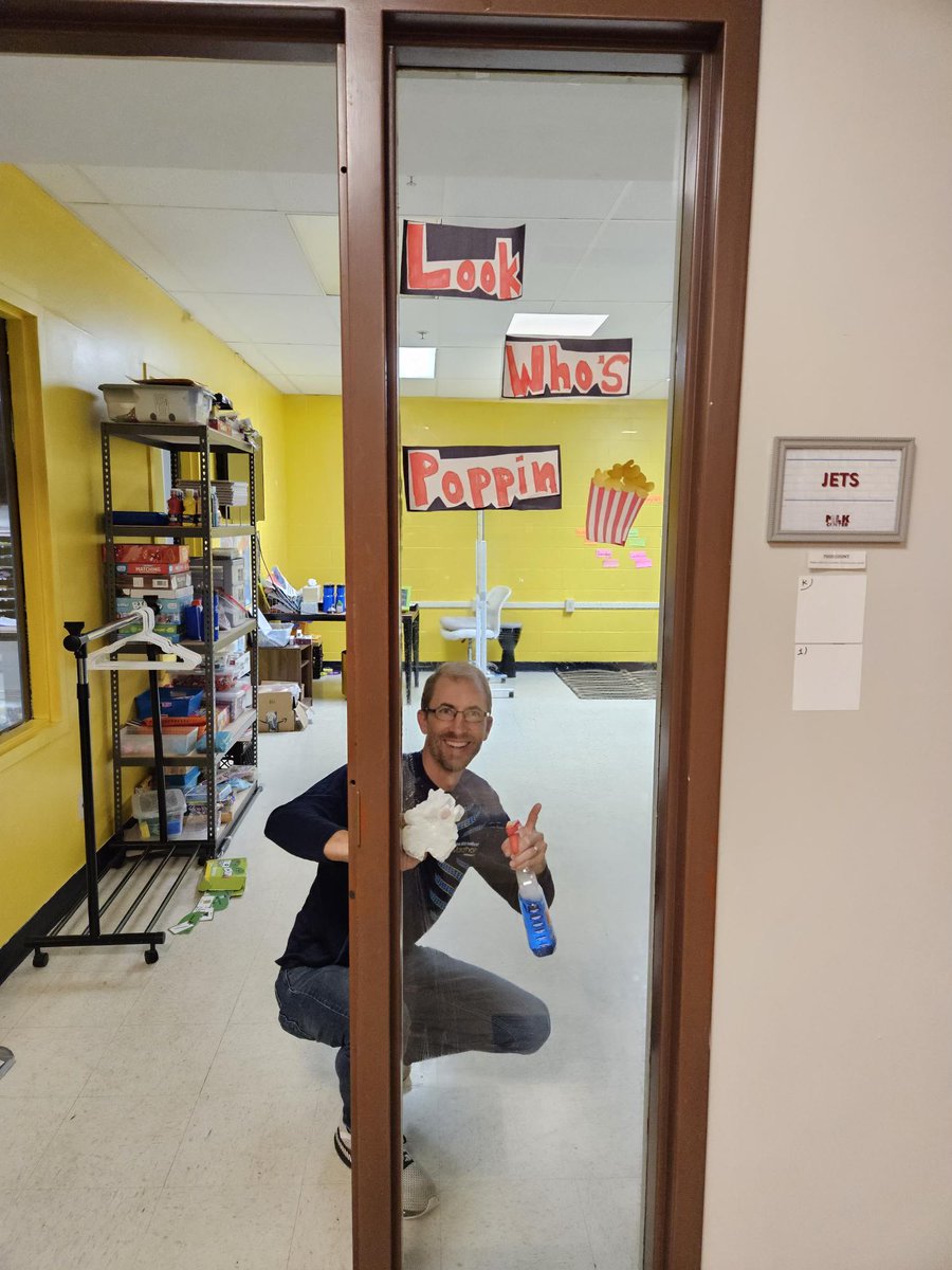 DiscipleDataInc's tweet image. Last month, our team got together for a Day of Service @MLKCenterIndy, an Indianapolis nonprofit organization that works to educate youth, empower families &amp;amp; build community. We cleaned windows, swept floors &amp;amp; organized rooms. Thankful for the opportunity to serve!