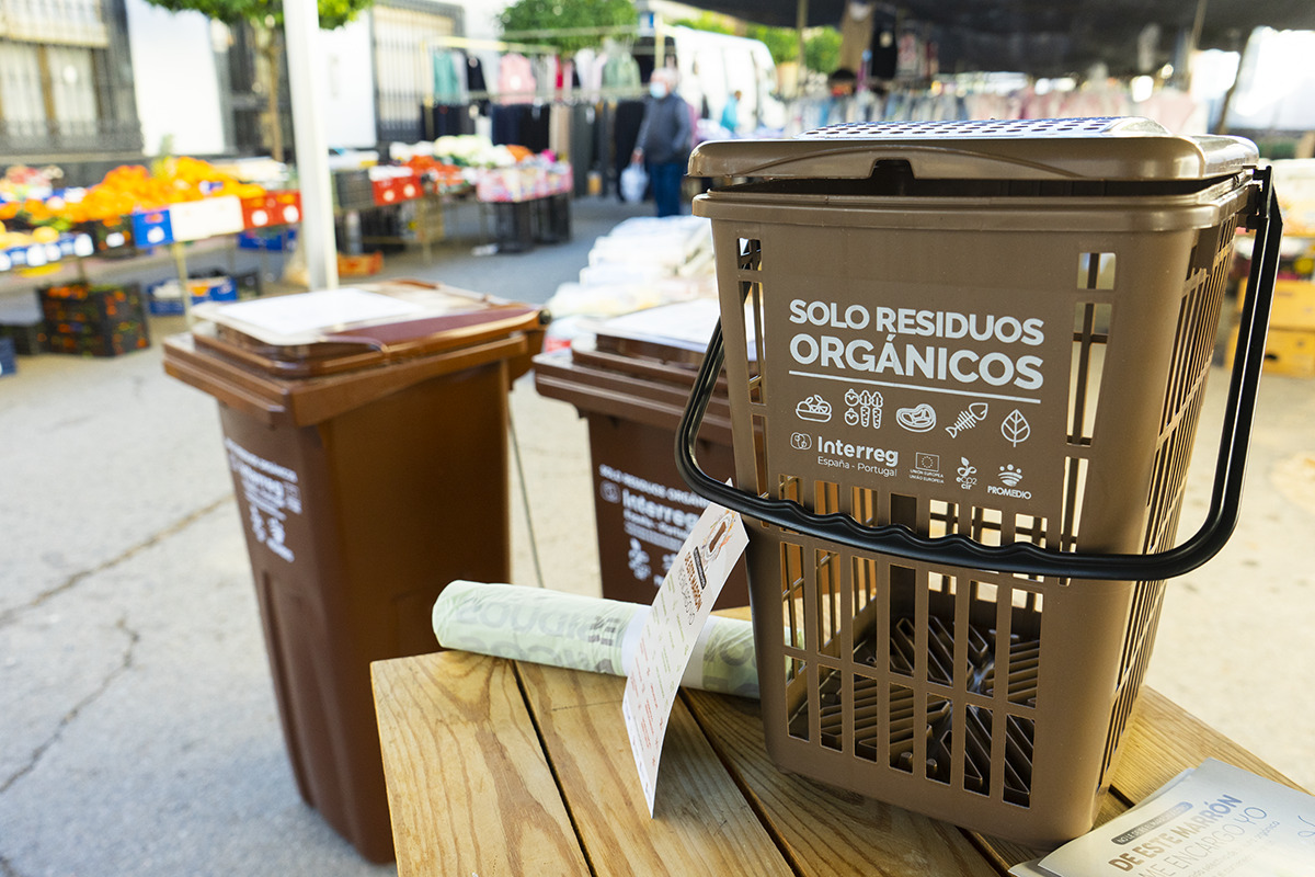 Consorcio Promedio (@promediobadajoz) on Twitter photo <a href="/juanmaridelfa/">JUAN MARIA DELFA CUPIDO</a> <a href="/DipdeBadajoz/">Diputación de Badajoz</a> 🟡 Contenedor amarillo: duplicada frecuencia semanal (x2) desde este mes.
🔵 Contenedor azul: se duplicará frecuencia semanal a partir de marzo 2024.
💦 Intensificación de limpiezas de contenedores y entornos.
+ info: mtr.cool/xyiwtkbupf
#ATuServicio <a href="/DipdeBadajoz/">Diputación de Badajoz</a> <a href="/fempex1/">Fempex</a> <a href="/juanmaridelfa/">JUAN MARIA DELFA CUPIDO</a> <a href="/DipdeBadajoz/">Diputación de Badajoz</a> 🟡 Contenedor amarillo: duplicada frecuencia semanal (x2) desde este mes.
🔵 Contenedor azul: se duplicará frecuencia semanal a partir de marzo 2024.
💦 Intensificación de limpiezas de contenedores y entornos.
+ info: mtr.cool/xyiwtkbupf
#ATuServicio <a href="/DipdeBadajoz/">Diputación de Badajoz</a> <a href="/fempex1/">Fempex</a>
