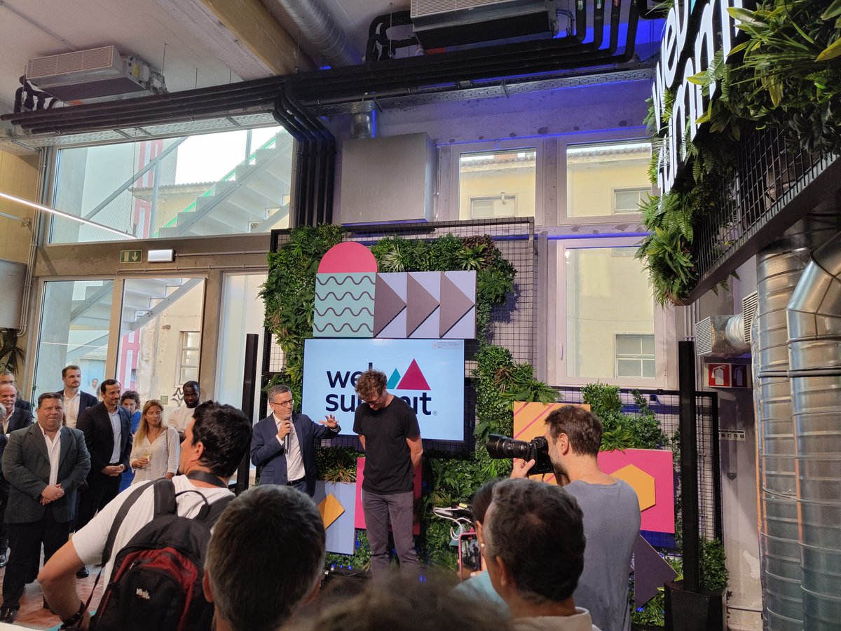 stela_suils's tweet image. Great evening at the new @WebSummit offices in @HCBeato with its CEO @paddycosgrave and Lisbon Mayor Carlos @Moedas

@LRN12391748 and I had the honor of representing Lean In Portugal-Lisbon as Community Partners of the Web Summit 🚀

#WebSummit #LisboaTech #innovation #LeanIn
