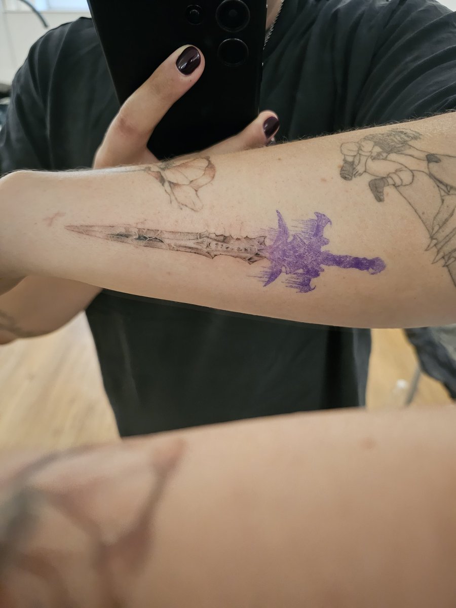 Veni aka Eisler 🏳️‍🌈 tweet media