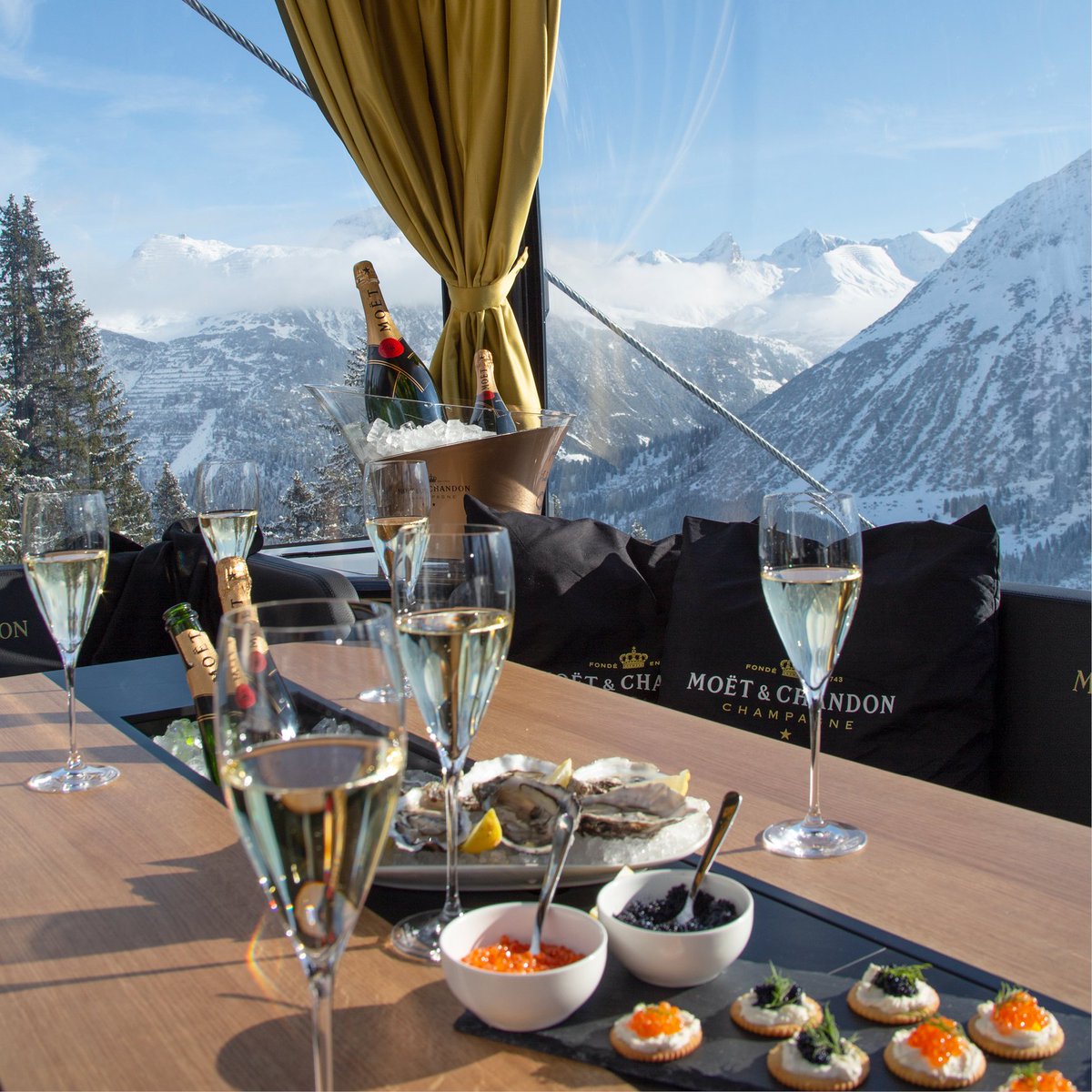MOJA_Design's tweet photo. Inside the Moët &amp; Chandon cabin, bottles can be stored in the three-piece champagne cooler, which is integrated in the table. An automatically ascending compartment provides additional space for cutlery and glasses.

https://t.co/kHAmTqlMms
#moet #champanger @moetchandon @Moet_UK https://t.co/OVMwH3Dzn5
