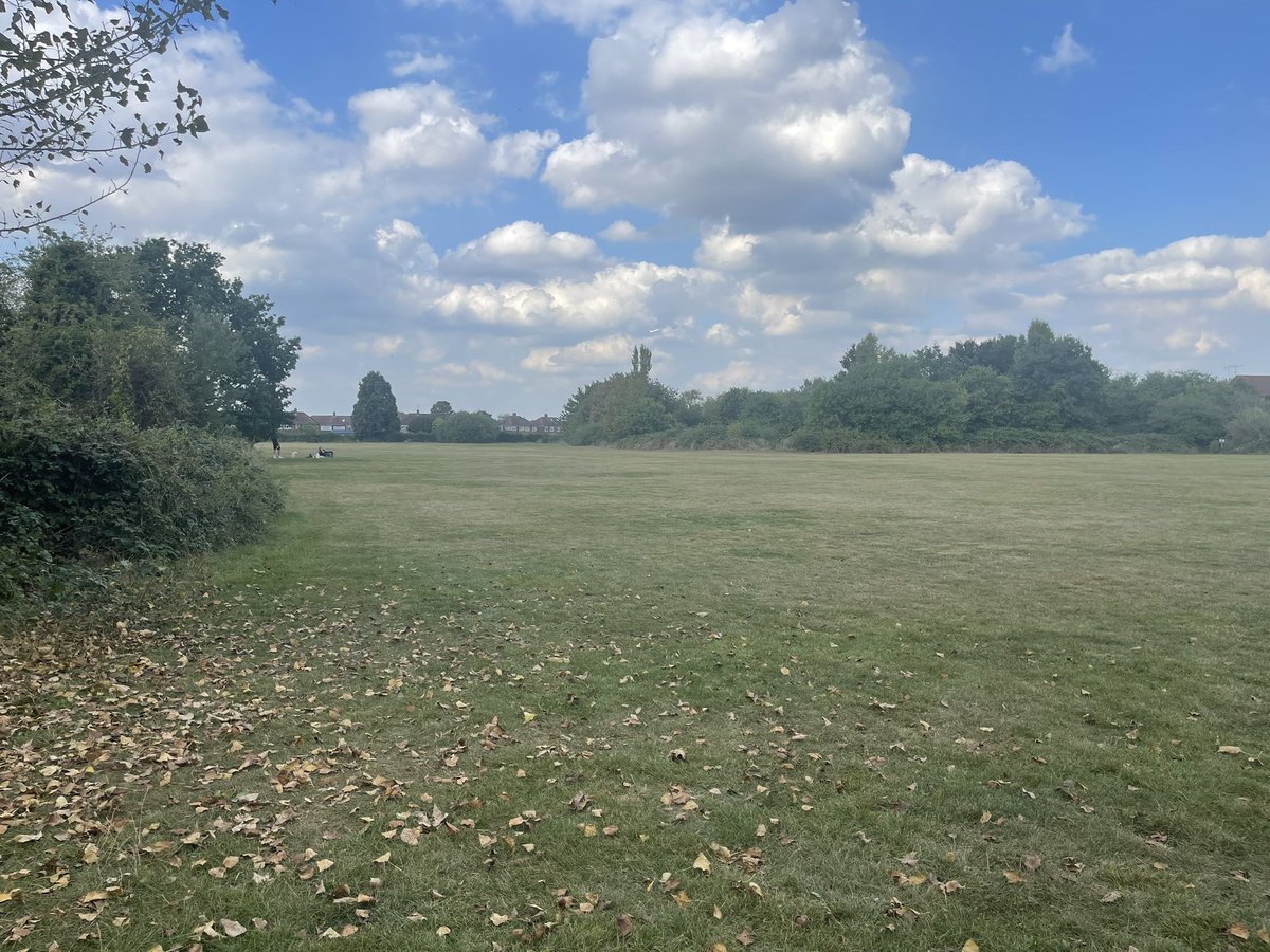 Ludlow open space site visit with officers,contractors,residents and ward councillors for park and woodland improvement. Which will give benefit to residents in that area @Mrsfarahkamran2 @SeemaMalhotra1 @HanworthLabour @Shansview @LBofHounslow