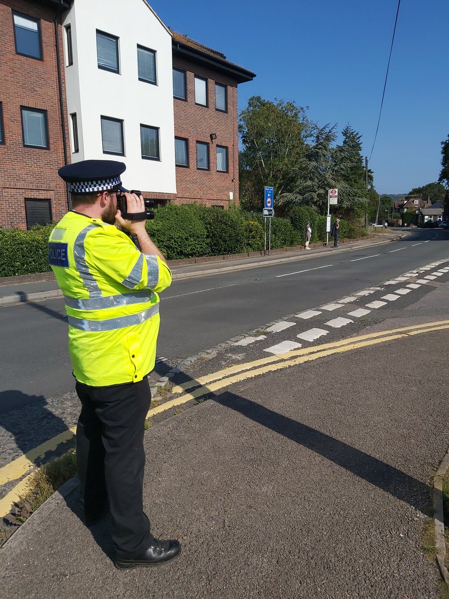 KentPolice7oaks's tweet photo. 🚔📢 Police have been conducting speed checks in Westerham today! 🚦👮♂️
#Westerham
#TrafficSafety
#PoliceChecks https://t.co/JXPyoL6uJB