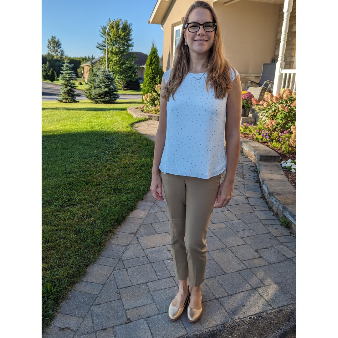 Krista_L_White's tweet image. What to wear? 

Next week I’ll be pitching to agents for the first time at @WF_Writers 10th Anniversary conference. What do people wear to these things? Votes please! 1, 2 or 3?

#writer #writingcommunity #agentpitch #writingconference