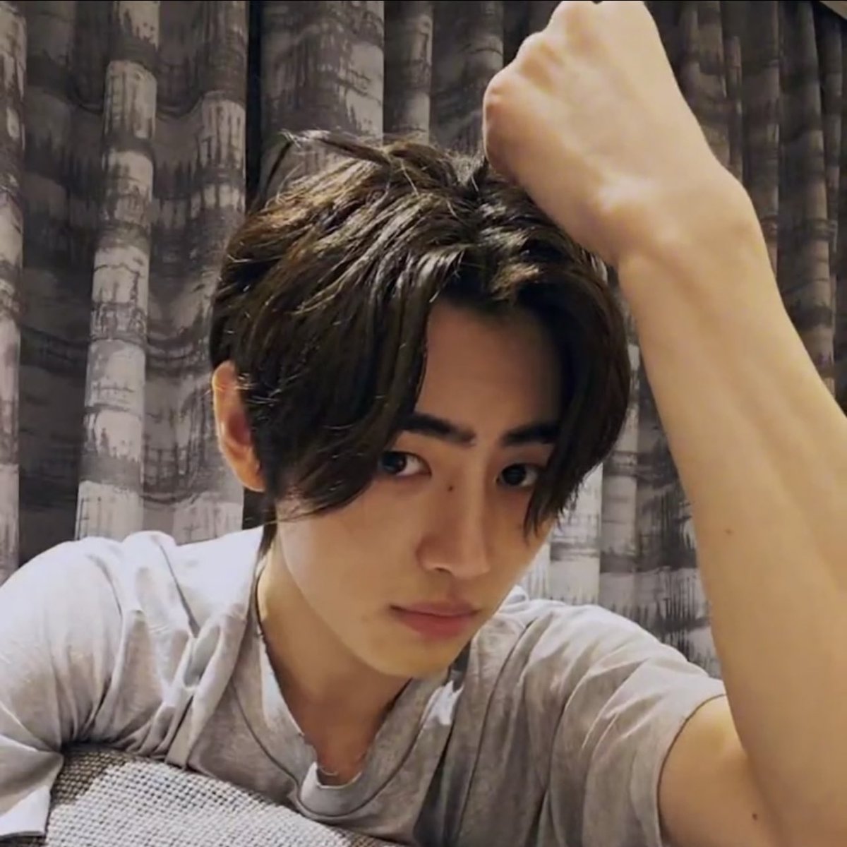 prodshn's tweet photo. whole 31 seconds of sunghoon trying to fix back the other side of his hair that looked like cat ears and just gave up 😭 https://t.co/jrhMZQlwEQ
