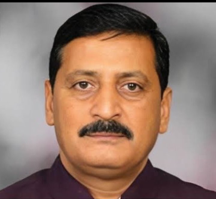 फिरोजपुर झिरका से विधायक मामन खान की गिरफ्तारी के बाद जिले में धारा 144 लागू कर कर दी गयी है इंटरनेट बंद कर दिया गया है जुम्मे की नमाज भी घरों में अदा करने का निर्देश दिया गया !!

सवाल यही है कि शांति की अपील करने वाले विधायक के साथ ऐसा क्यों हो रहा है !!

#ReleaseMammanKhan
