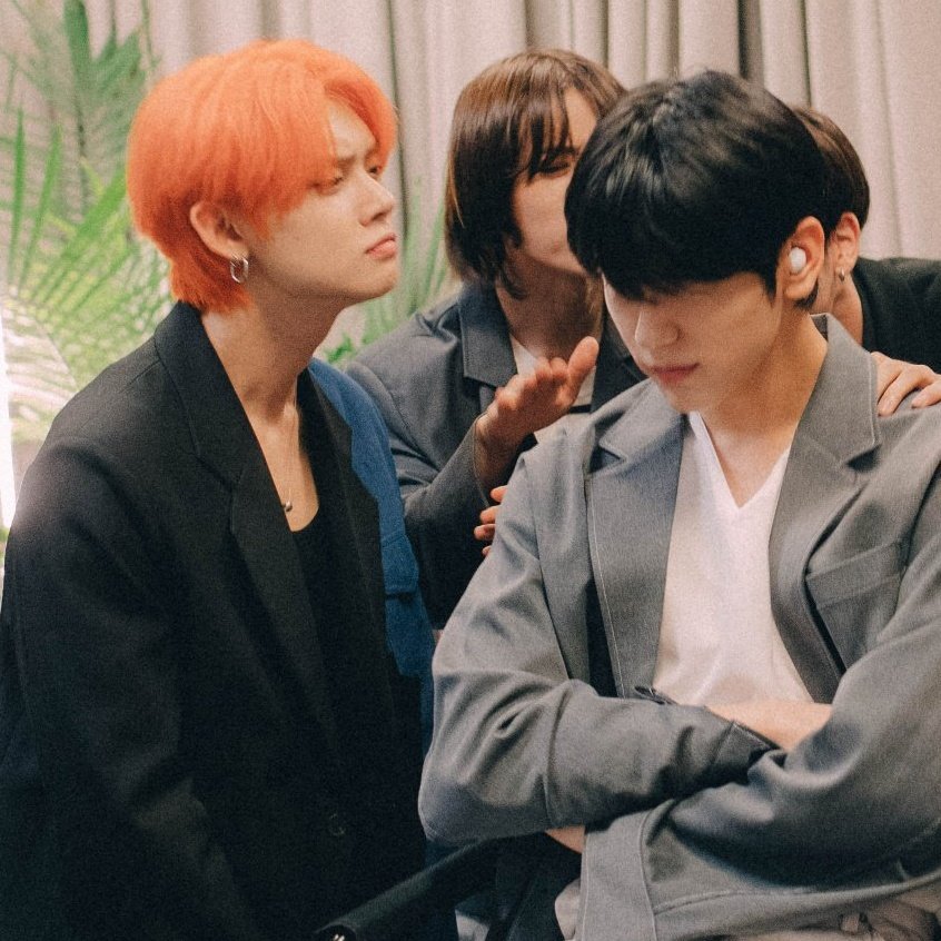 mossrimo's tweet photo. tbt 숩왼세계관 맞네 https://t.co/dtttxIm4kp