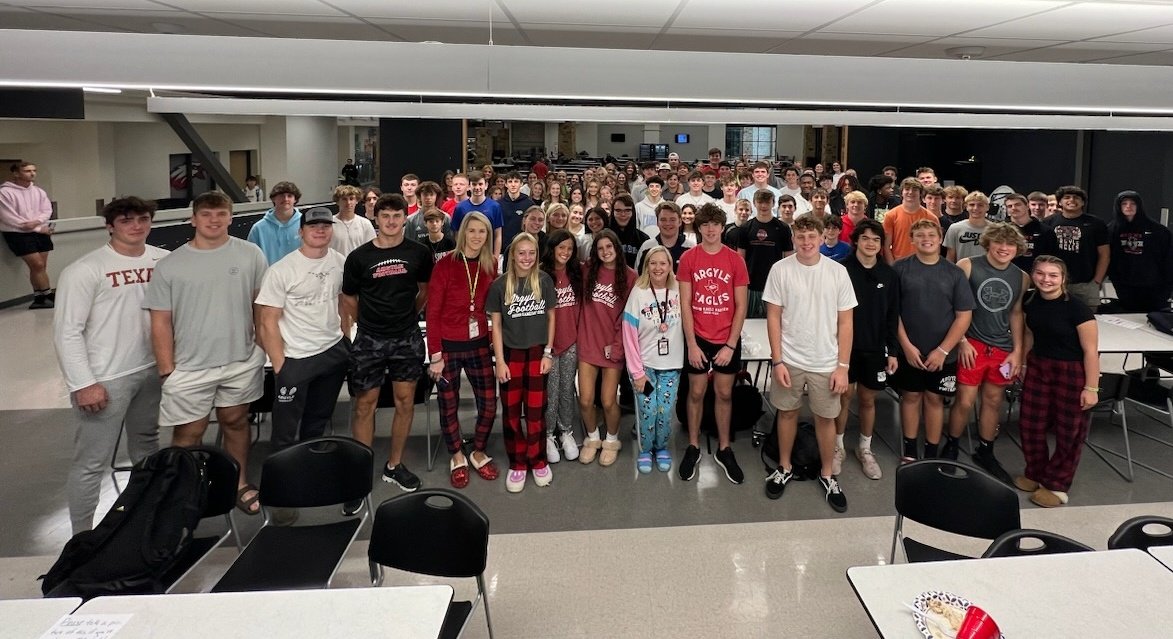Steph15_D's tweet photo. Fridays are for FCA! 
#TogetherWeSoar https://t.co/463SveZ3Gm
