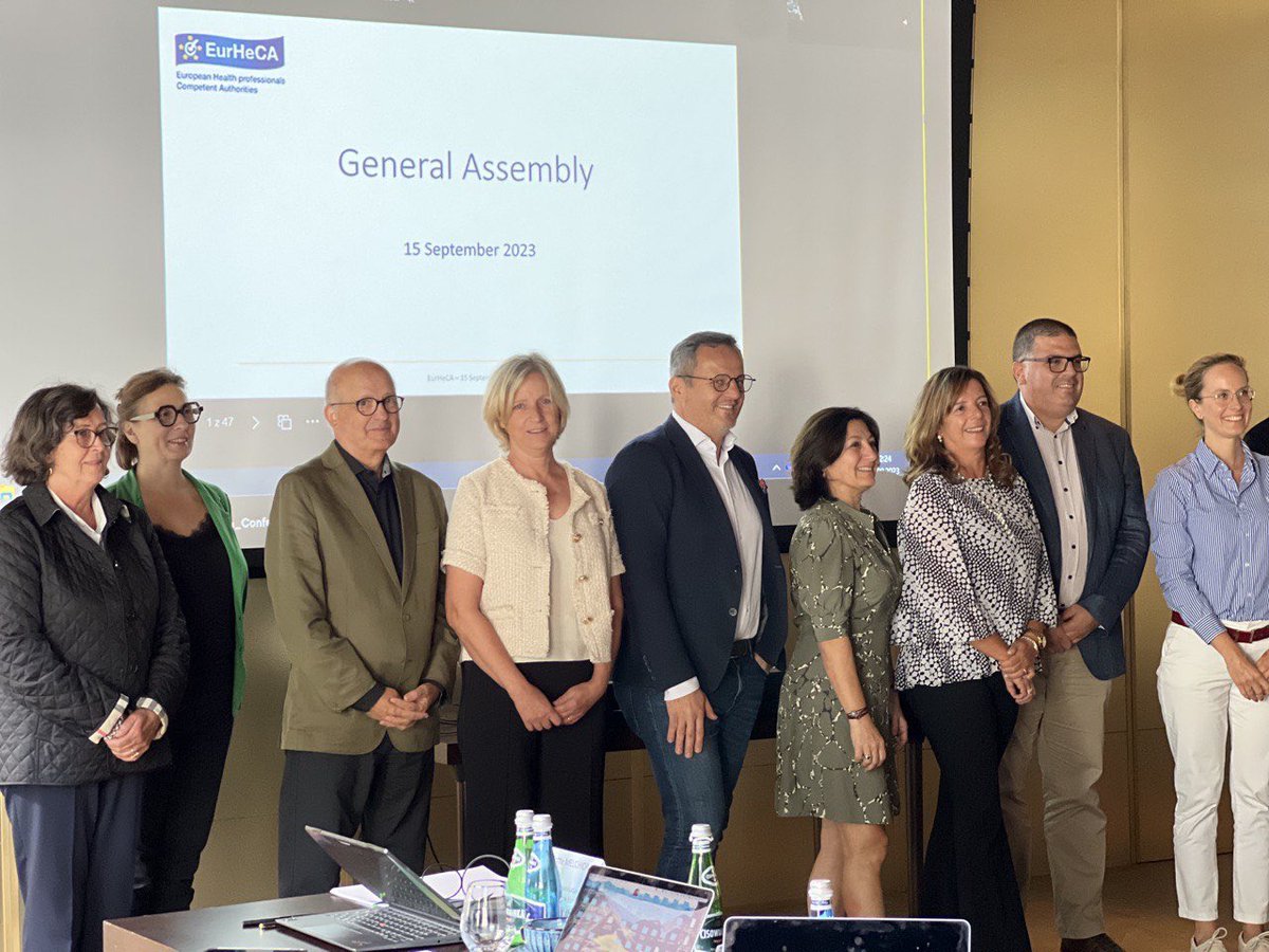 PMathieuMK's tweet photo. J’étais ravie de retrouver à #Cracovie les membres de l’association #EurHeCA pour évoquer l’actualité européenne intéressant les autorités compétentes des professions de santé et coordonner nos efforts pour améliorer la qualité des soins et assurer la sécurité des patients https://t.co/TQXW9rTQHr