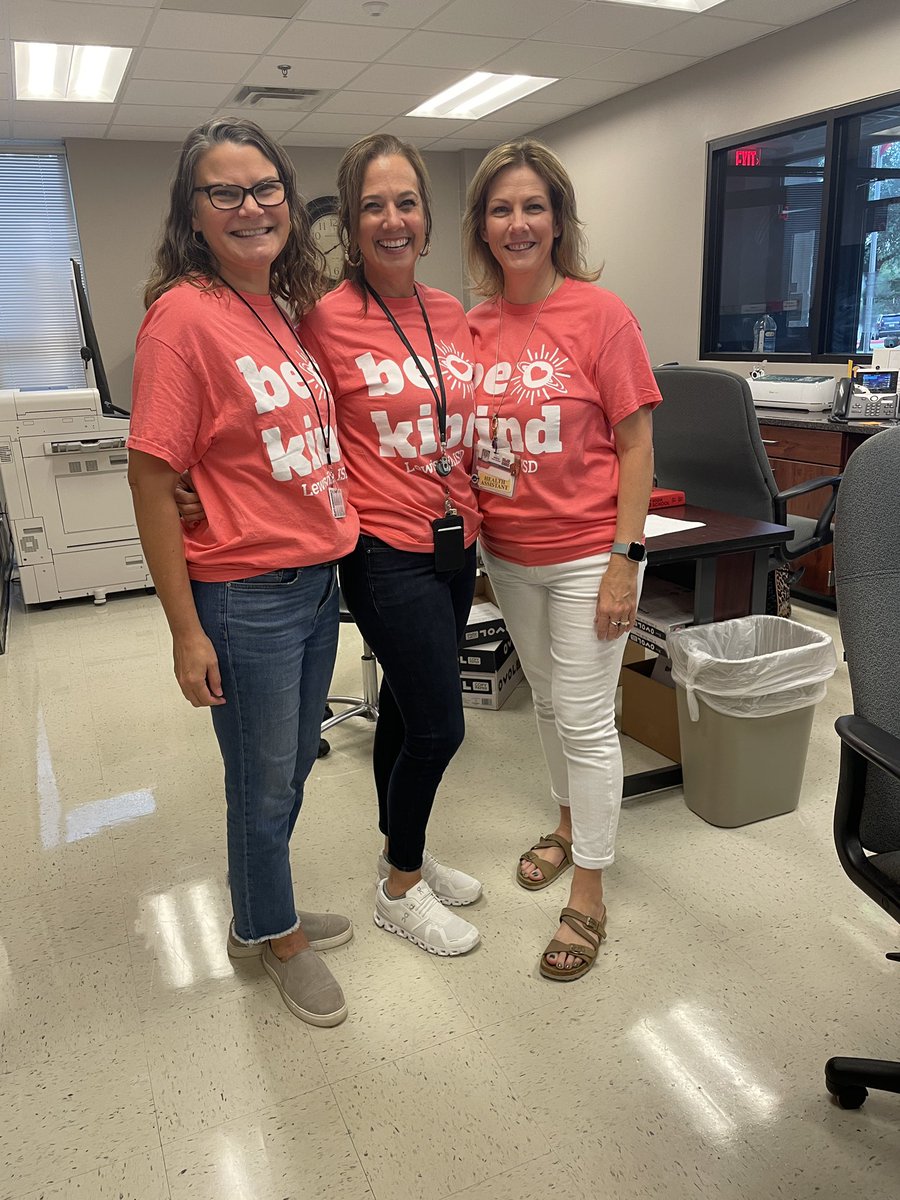 marcusstuco's tweet image. It’s a great day to be kind!!🧡❤️💛
#LISDBEKIND