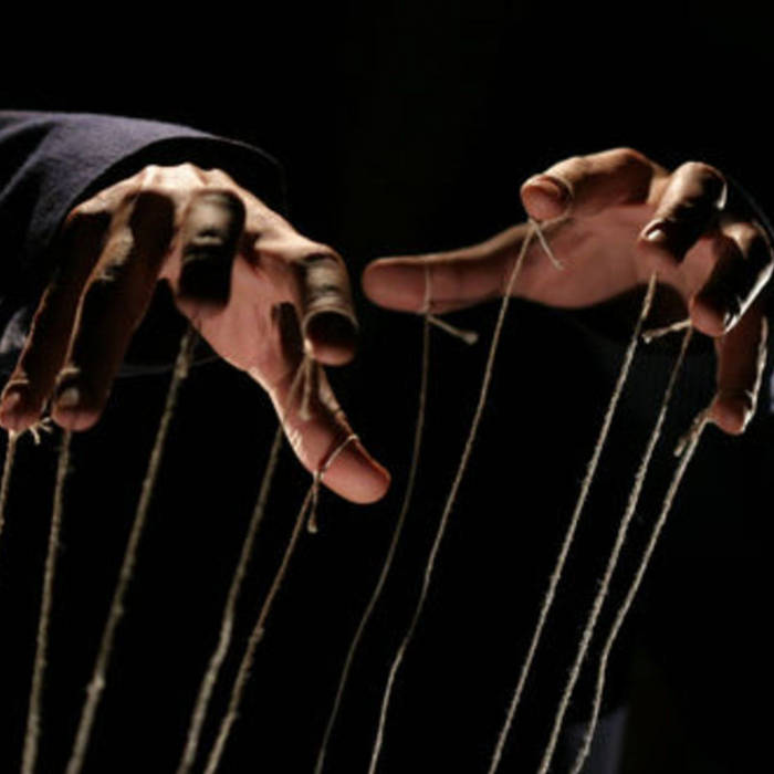 Pull strings 

تعبير جميل و كثير الاستخدام في حياتنا 🙃

أن تستخدم نفوذك أو معارفك غالباً بشكل غير علني للحصول على مبتغاك

Pull a few strings and help me out, please 🙏