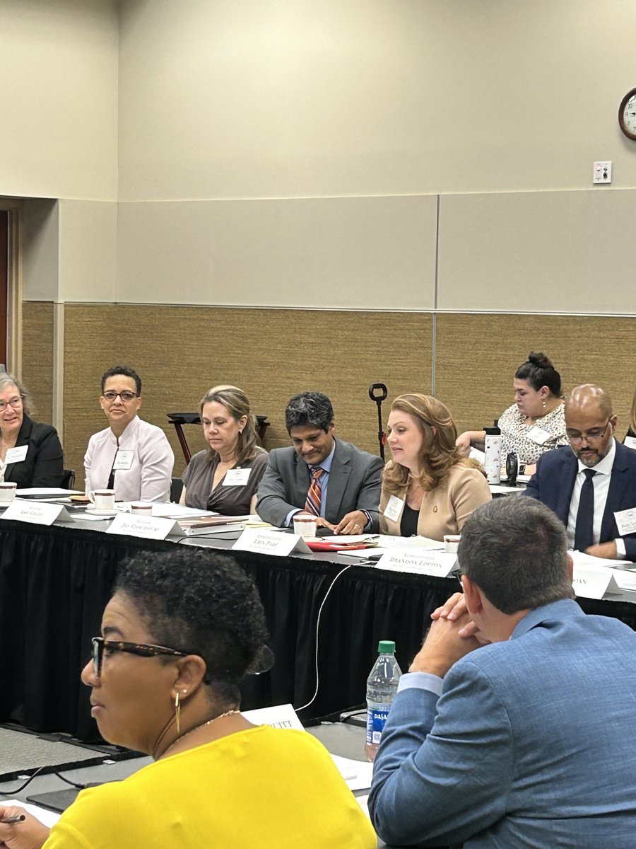 Hunt_Institute's tweet photo. To kick off the meeting, co-chairs @jay_chaudhuri and @ErinforNC give welcome remarks and provide some context and goals for the working group. #NCSTEMAccess https://t.co/LDM2n6o6f4