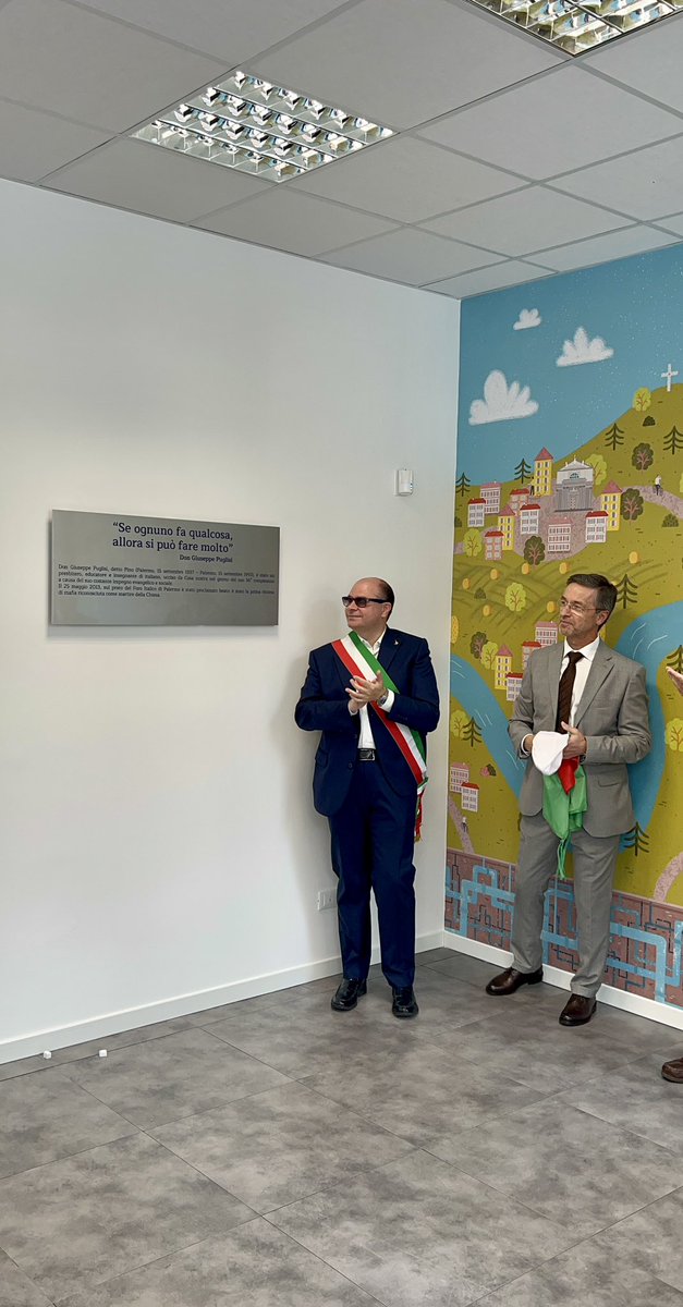 GioBertazzoli's tweet photo. Questa mattina inaugurazione del nuovo sportello di Uniacque a Sarnico in via Vittorio Veneto dei Territori del Basso Sebino e della Valcalepio nel giorno del 30esimo anniversario dell’uccisione a Palermo di Don Pino Puglisi. 😉👍🏻🔝
#sarnico #uniacque https://t.co/mNX6hZwbFJ