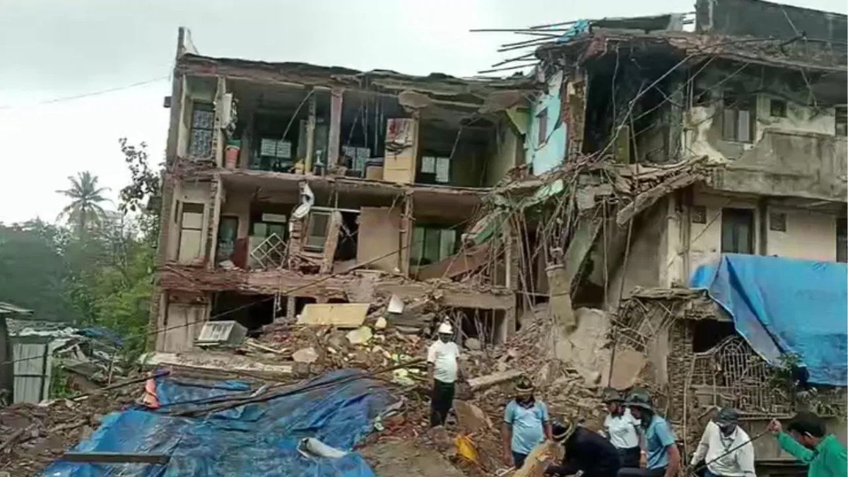 Flash:

At least one woman was feared trapped after a four-storey residential building, which was tagged as 'dangerous' by the authorities, collapsed in #Dombivli area of #Maharashtra's Thane district on Friday, a civic official said. 

The building 'Adinarayan Bhuvan', located