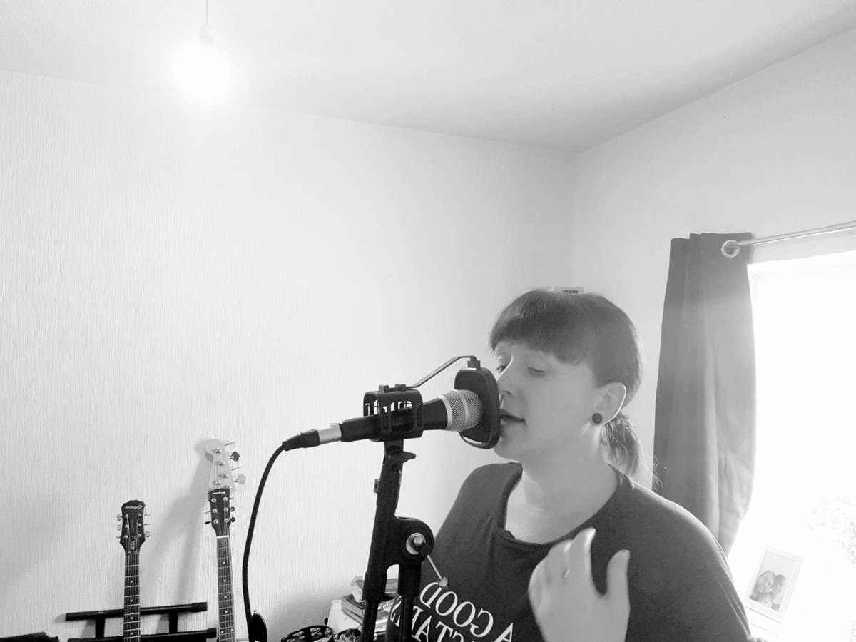 Runningduorock's tweet image. Its Friday.

That means one thing.
Lead singer michelle has 2 brand new covers are going on her YouTube channel tonight 
youtube.com/@michellemckay….

Last week I couldn't record as I had a gig and wanted to save my voice so this week ive recorded 2 new covers