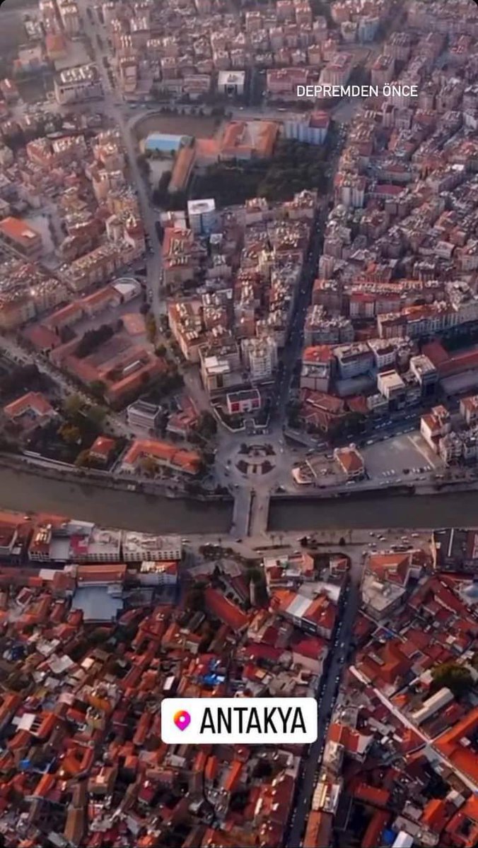 akdenizindoga's tweet photo. Antakya'da deprem öncesi ve sonrası çekilen iki görüntü hayrete düşürdü. https://t.co/ChKGZR9Xnn