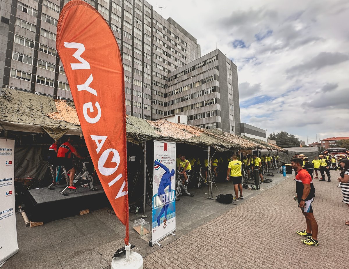 Seguimos con el desafío 💪 ¡ya llevamos la mitad del día pedaleando en @HospitalULaPaz !

Gracias a las bicicletas de @GYMVivagym y a sus fantásticos monitores que están al pie del cañon y animando a todos los voluntarios 🚴🚴🚴