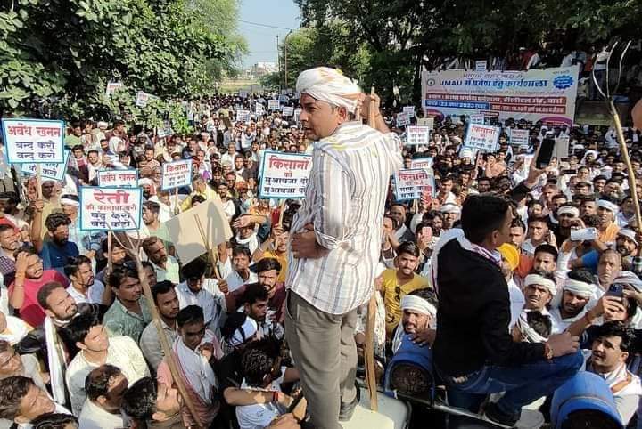 नरेश मीणा को जितना दबाया जाएगा, वो जेल से बाहर निकल कर उतनी ही मजबूती से दहाड़ेगा..!
 #नरेश_मीणा_को_रिहा_करो
#नरेश_मीणा_को_रिहा_करो 
@NareshMeenaINC <a href="/ashokgehlot51/">Ashok Gehlot</a>