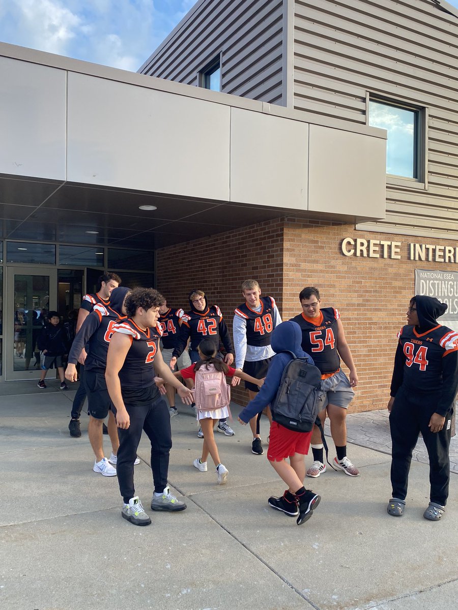 #HighFiveFriday proud of our guys giving back in the community! #RestoreTheRoar