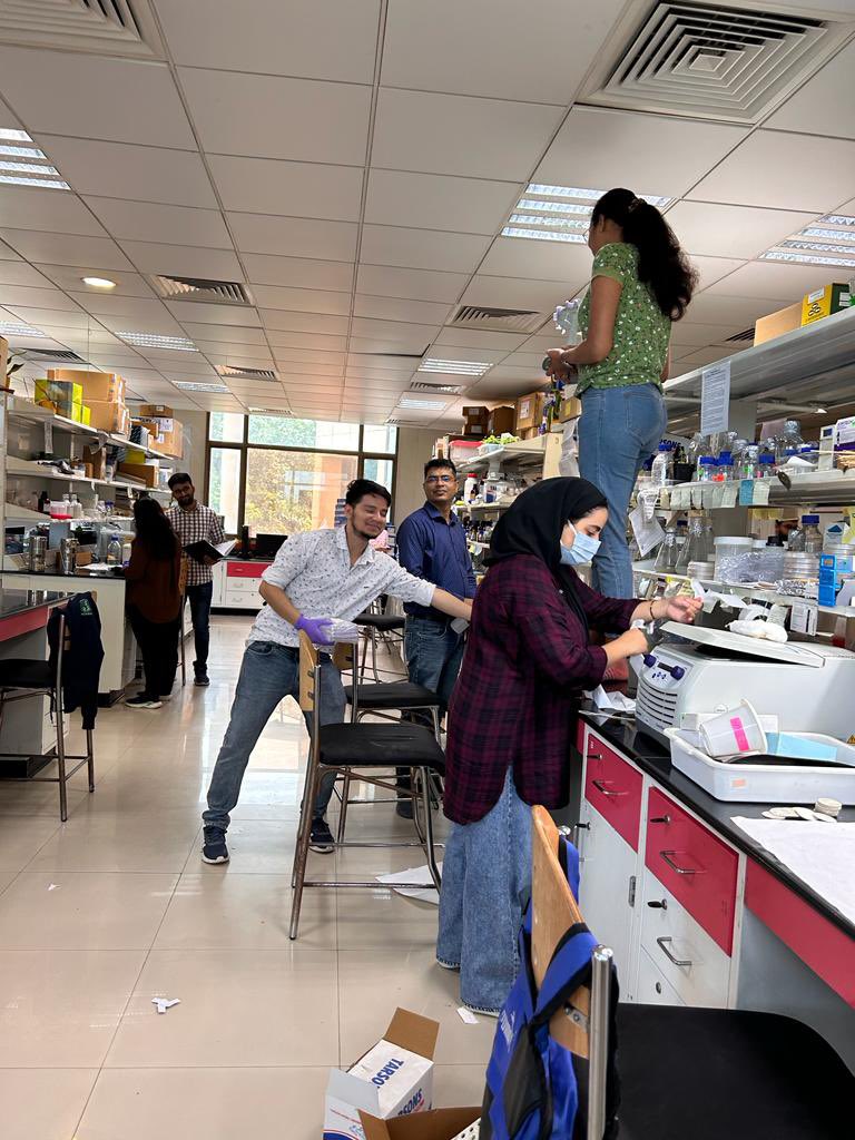 Serious lab cleaning, birthday <a href="/ajogawat/">Abhimanyu Jogawat</a> and pizzas.. wonderful end to the week, in an otherwise crazy delhi weather spell