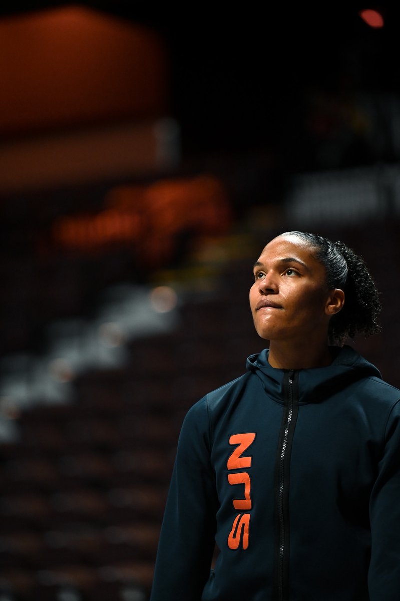 my MVP.

📸 for @DesignatedRpt | #ForgedByFire #ConnecticutSun #WNBAPlayoffs