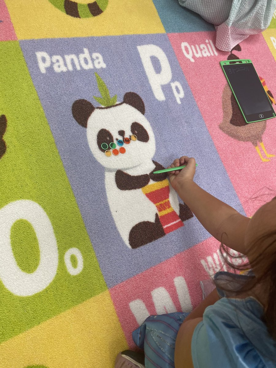 Popped into an intervention block and found our Humanities Instructional Coach teaching a brilliant MATH lesson. What can’t <a href="/MadlemCorrie/">Corrie Madlem</a> do??? 🤩👏🏽