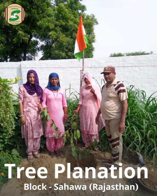 GreenSwelfares's tweet photo. Shah Satnam Ji Green 'S' Welfare Force Wing volunteers continuously plating trees! 🌳 Let's plant trees today, so that future generations can enjoy the beauty of healthier tomorrow.  #TreePlantation #SaveOurPlanet #DeraSachaSauda https://t.co/KwaLdB8POk