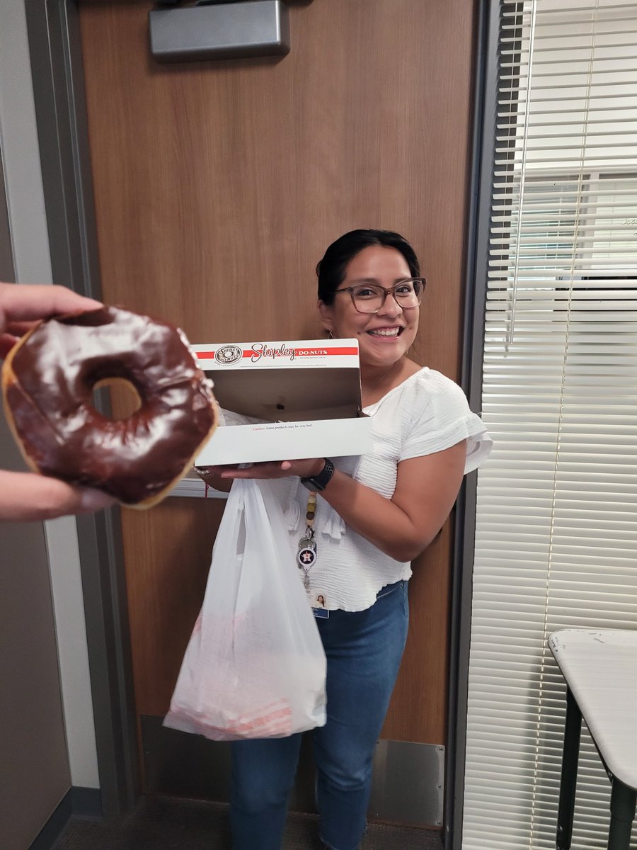 Lucia Flores tweet media