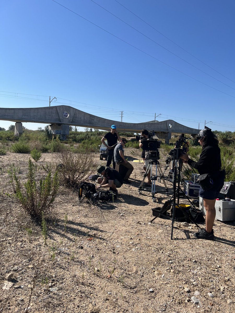 AjuntamentPLF's tweet photo. 🎥 Els dies 8 i 9 en plena Festa Major, amb el pont sobre la Tordera com a protagonista, es va rodar el teaser de la pel.lícula “Una vieja en Torrevieja” del director Gerard Claramunt dins el programa de l’ #escac , Laboratori Opera Prima
#Palafollspaisatgescinematogràfics https://t.co/vEBPUo4WLV