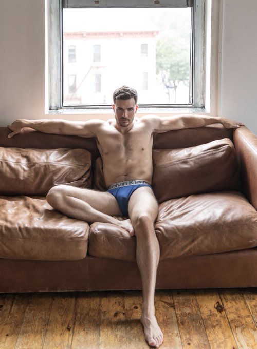 🛋️ https://t.co/9LftTSh5lE