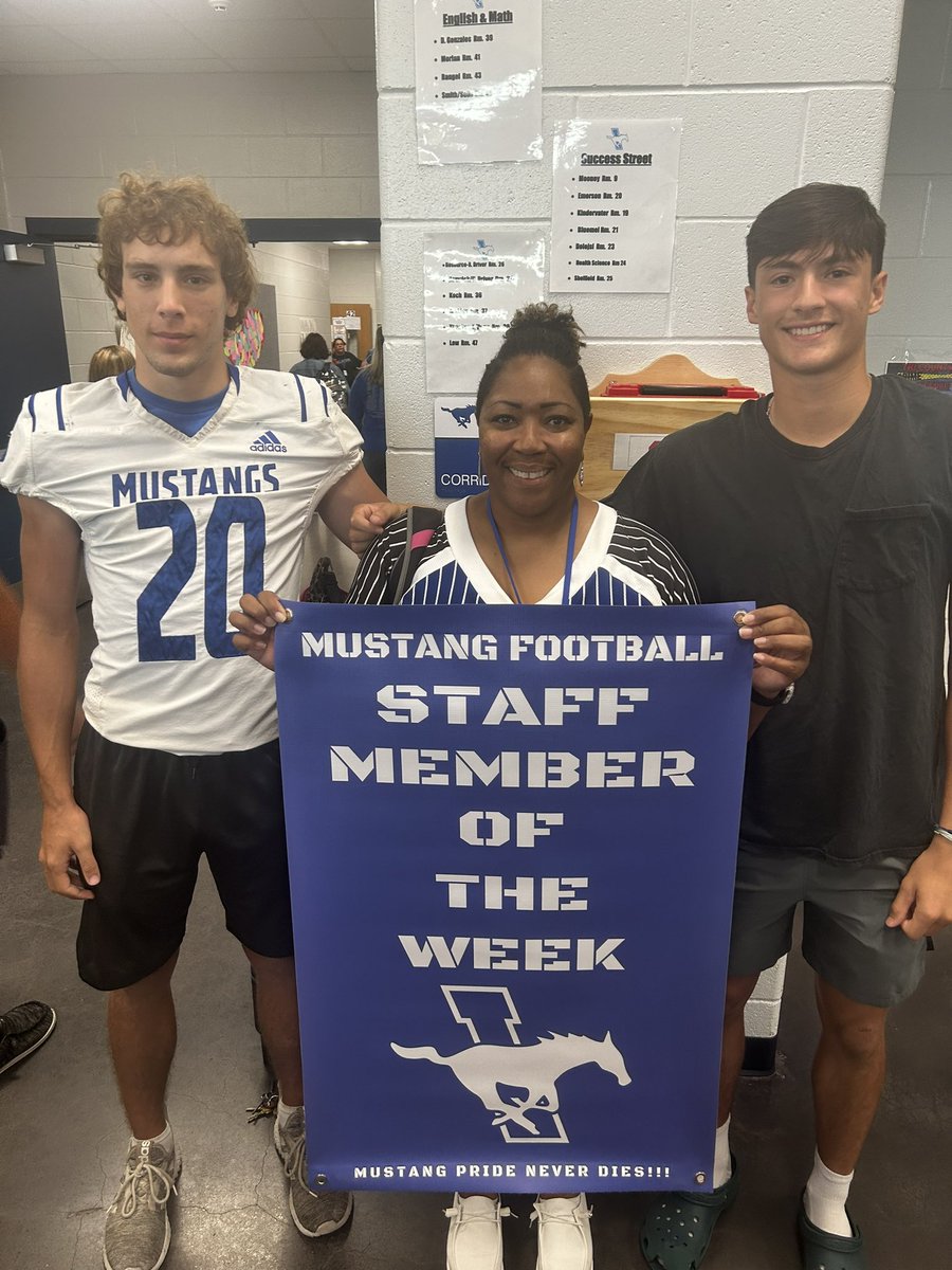 This week’s Mustang Football Staff Memver of the Week is Ms. Bell!!  Thank you for all that you do for our Mustangs! #MPND <a href="/CoachSNRBell/">Sherise Roberson Bell</a>