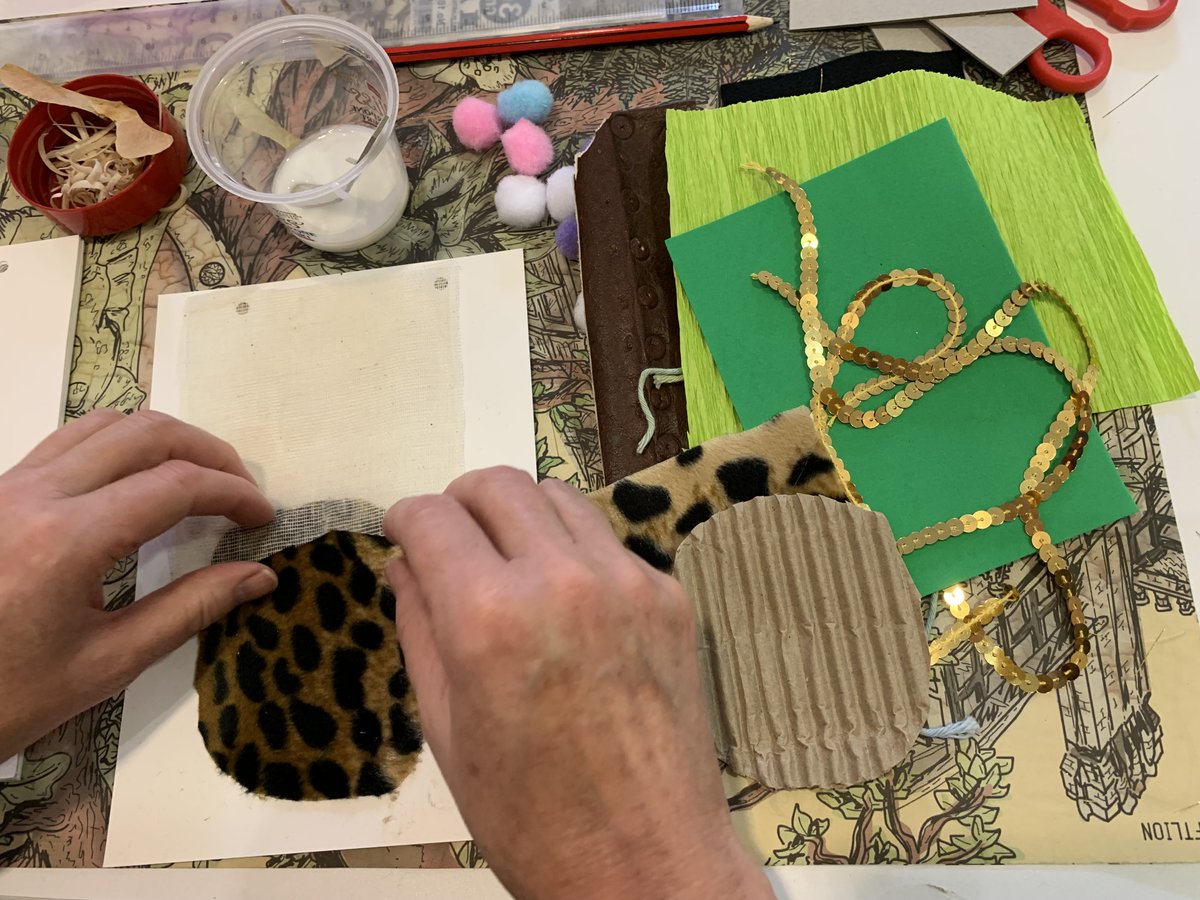 NJMIdeas's tweet photo. Lots of experimenting with paper, textures, patterns with artist &amp; printmaker Sumiko Eadon &amp; participants at our Free Make it Yours creative workshops. Thank you all for you ingenuity and creativity in making your tactile books. #MakeitYours #NJMIngenuity https://t.co/OfEUo1EVWq