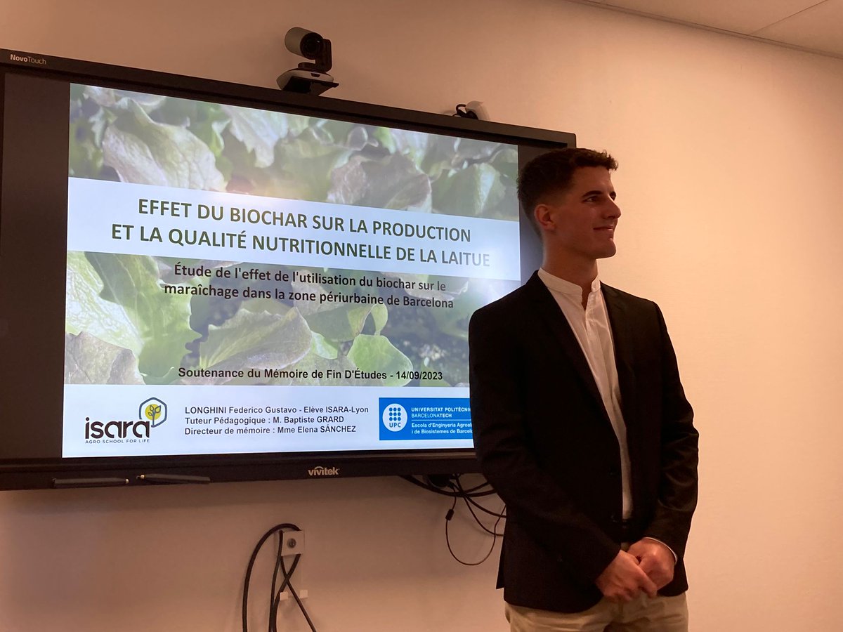 umadeabupc's tweet photo. Hoy hemos estado en Lyon para asistir a la defensa de tesis de máster de Federico Longhieri, alumno de @isaralyon, titulada "Efecto del biochar sobre la producción y la calidad de las lechugas" y realizada dentro del proyecto #BioUrban financiado por @bcn_ajuntament @BCNCiencia https://t.co/sFjCaKZhlY