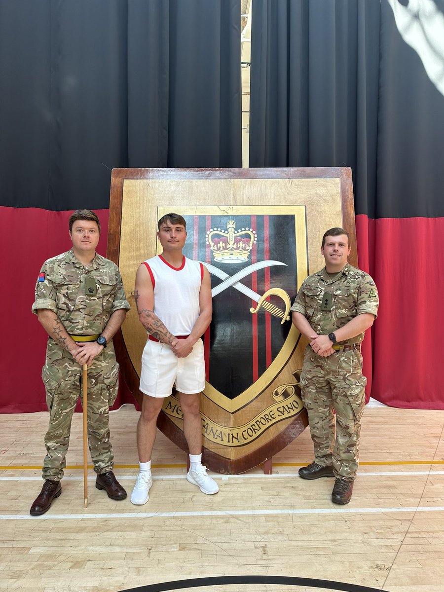 RSM_26RA's tweet photo. A great day witnessing one of my young lads passing out as an AAPTI. His hard work and dedication has really paid off! Extremely proud! #ShinyK #royalartillery #FindandStrike #RAPTC #PTI #Proud https://t.co/hEtdXVTtpQ