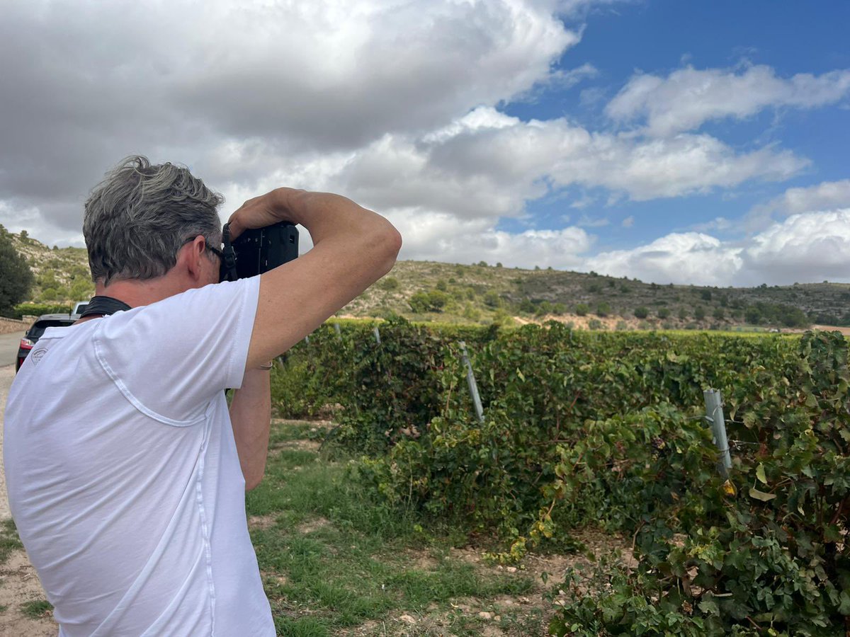 costablancaorg's tweet photo. Periodistas noruegos están explorando la Costa Blanca dentro de nuestras acciones de promoción en mercados escandinavos. Descubren la belleza de nuestras playas, cultura y gastronomía. ¡Bienvenidos! 🇳🇴🌞 #CostaBlanca #NPCB23 https://t.co/7hOAHQdBsK
