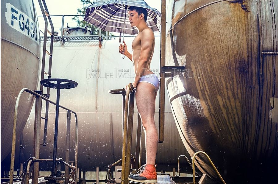 Long_ll22's tweet photo. trời mưa sài gòn buồn, cô đơn ghê
#fbot https://t.co/WJPVu33oZn