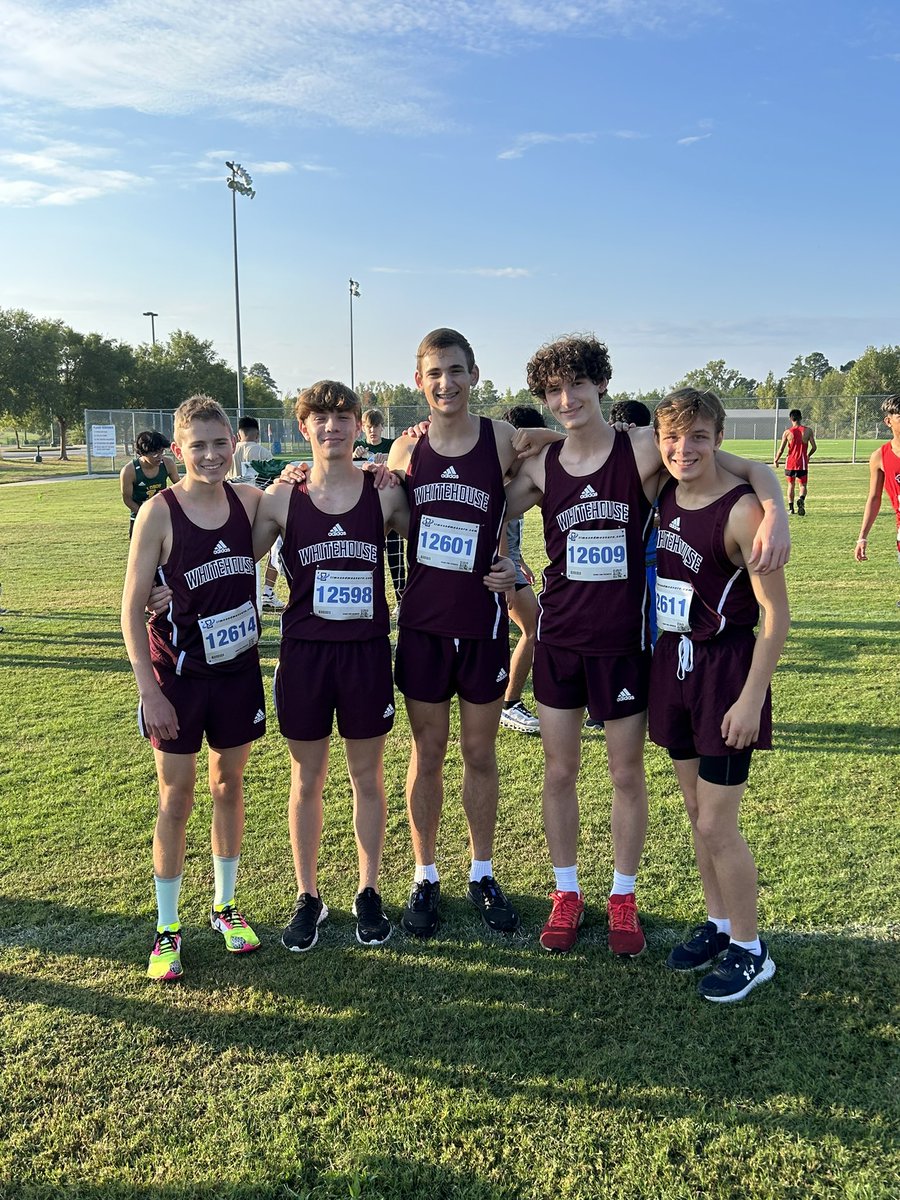 Up next Varsity Boys here at Lear Park!
#CATS3C
<a href="/WHSTX_Athletics/">Whitehouse Athletics</a>